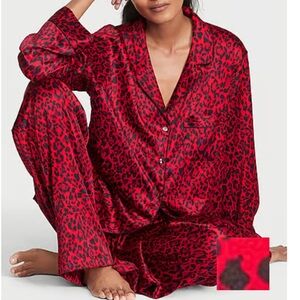 VICTORIA'S SECRET
Satin Long Pajama Set XS